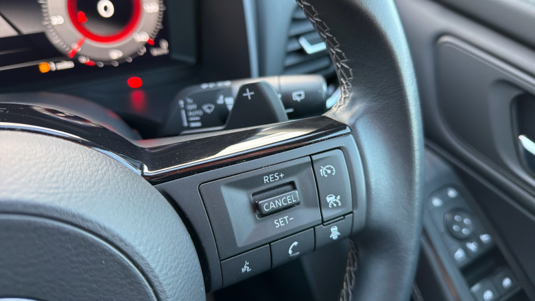 Nissan Qashqai 1.3 DiG-T MH 158 N-Connecta 5dr Xtronic Petrol Hatchback